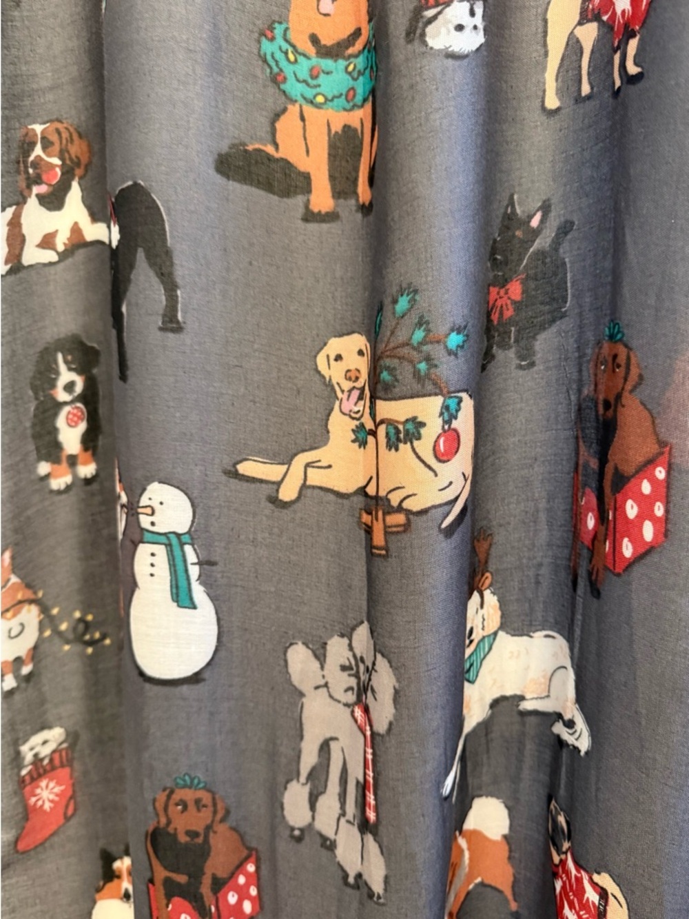 Vera Bradley holiday dogs lightweight scarf - Picture 4 of 12